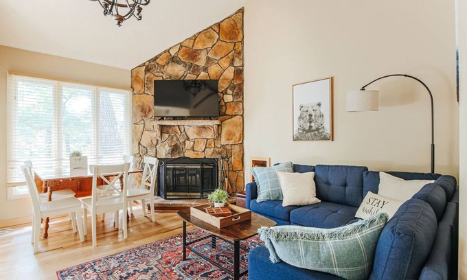 Wintergreen Apartamento | Laurelwood Hollow-Apartamento-Baño privado