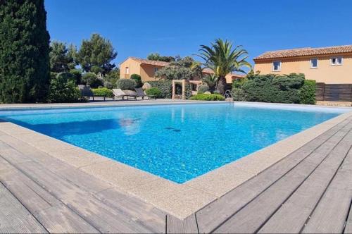 Lecci Villa | LAURENCE