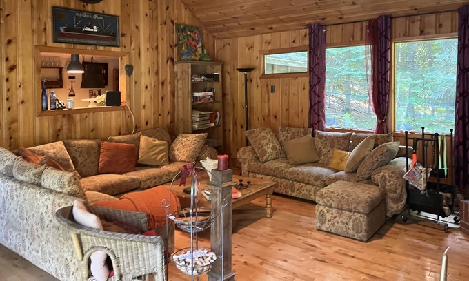 Les Pays-d'en-Haut Regional County Municipality Cabaña | Laurentian getaway