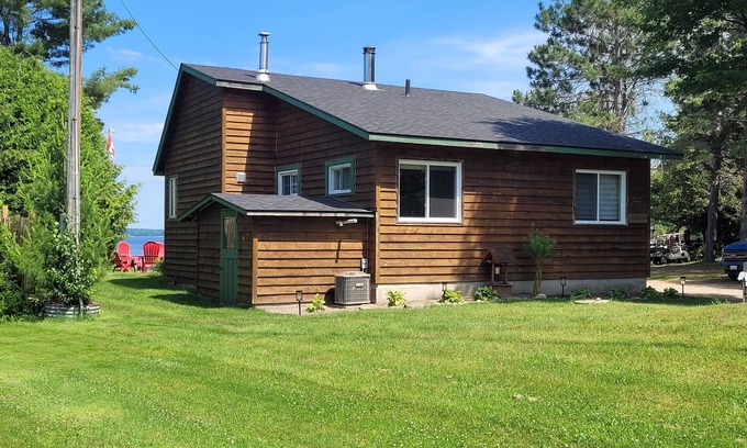 Petawawa Cabina | Laurentian Cabin at Pine Ridge Park