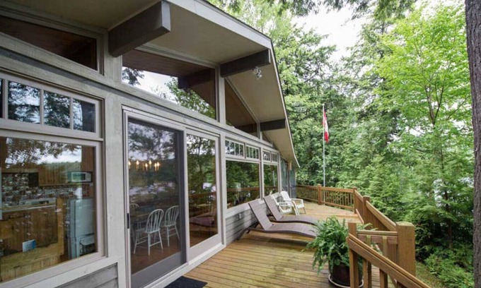 Harrington Cabaña | Laurentian Lakeside Cottage 53, 4-season, 3 bedroom 2 bath cottage sleeps 8