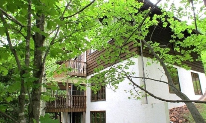 Sainte-Agathe-des-Monts Chalet De Esquí | Laurentides Swiss Chalet