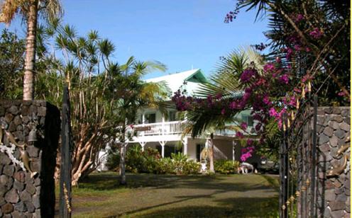 Kapoho Cama Y Desayuno | Lava Tree Tropic Inn