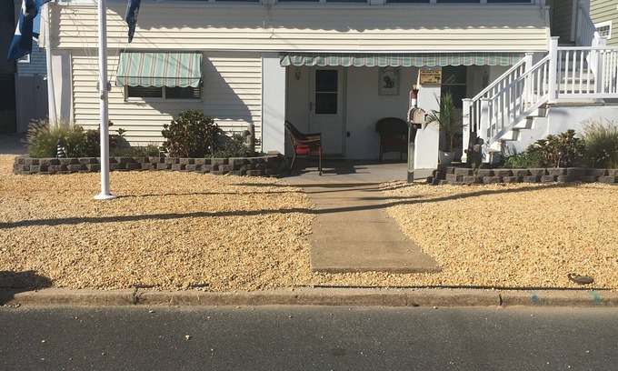 Ortley Beach Casa | LAVALLETTE SHORE HOUSE 7Bedrooms.POOL available June 21-28 and July 12-19