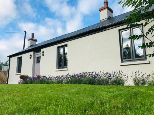 Newbridge Casa | Lavender Cottage - 2 Bedroom Home