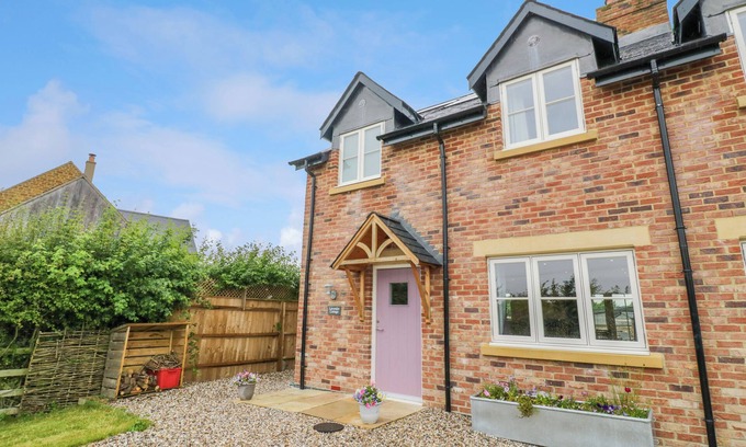 Oxhill Cabaña | LAVENDER COTTAGE, family friendly, character holiday cottage in Tysoe