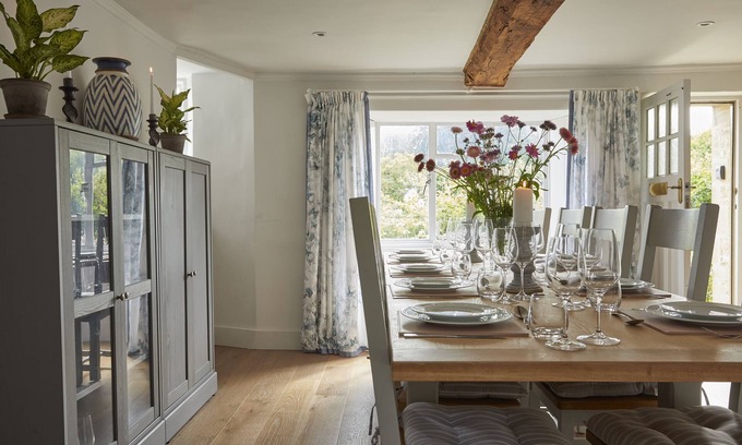 Bibury Cabaña | Lavender Cottage - sleeps 10 guests in 4 bedrooms