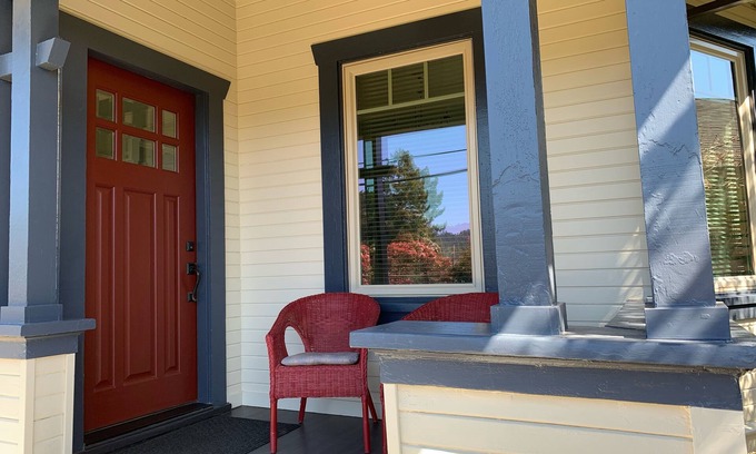 Point Reyes Station Casa | Lavender House Cottages, elegancia clásica en una casa de campo