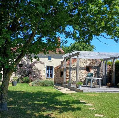 Cersay Casa | Lavender House - Traditional & charming stone home