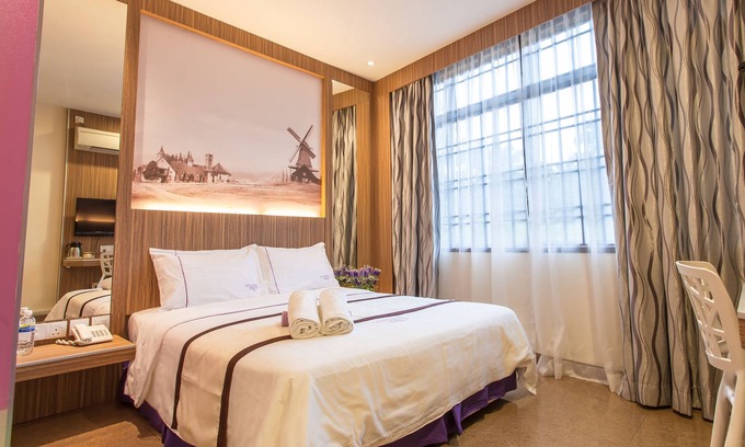 Bukit Indah Hotel | Lavender Inn Nusa Bestari