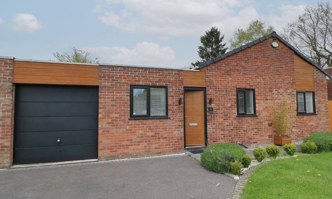 Edwinstowe Casa | LAVENDER LODGE, family friendly, with a garden in Coalville