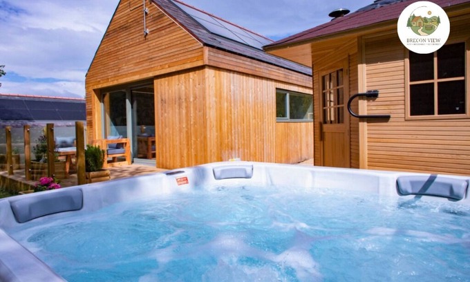 Ammanford Cabina | Lavender Lodge for 2 Hot Tub + Sauna