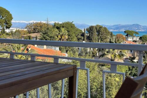 Cap-d'Antibes Apartamento | LAVERNE - Stunning Sea View T3 with South-Facing Terrace