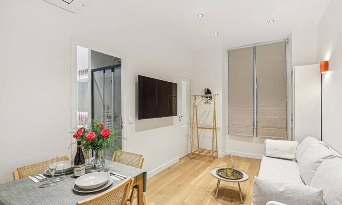 Ternes Apartamento | Lavie Maison : AC & Hot Tub Close Arc de Triomphe