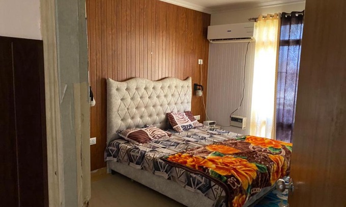 Mohali Apartamento | Lavish 3bhk furnished flat wifi private washroom