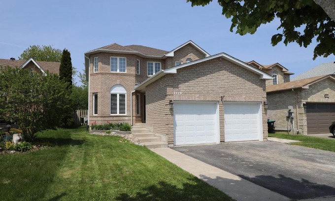 Alcona Casa | Lavish 4BR House Near Simcoe Lake & FH Resort