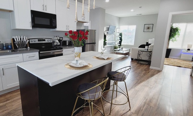 Logan Heights Casa | Lavish Apartment Close to Downtown with Parking
