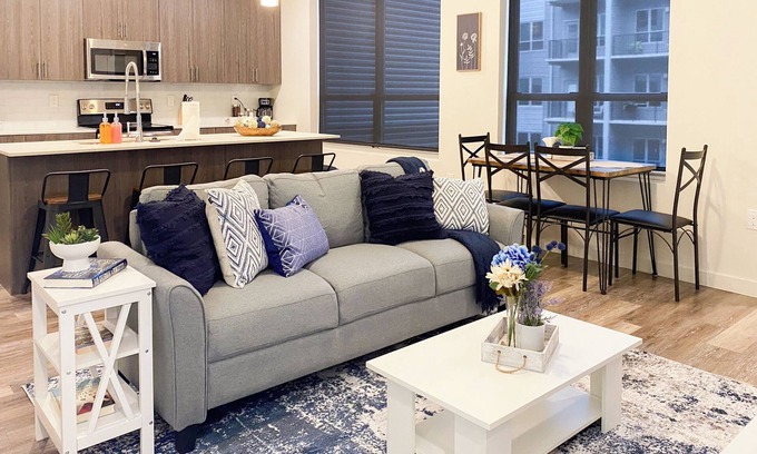 Downtown Louisville Apartamento | Lavish Apartment in the Heart of Louisville! Pool, Hot Tub, Gym, & Virtual Golf!