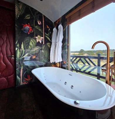 Chessington Casa | Lavish Country Retreat 30mins Taxi Ride From West London