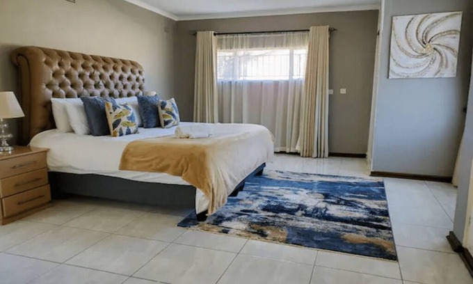 Harare Casa | Lavish Modern Glint House