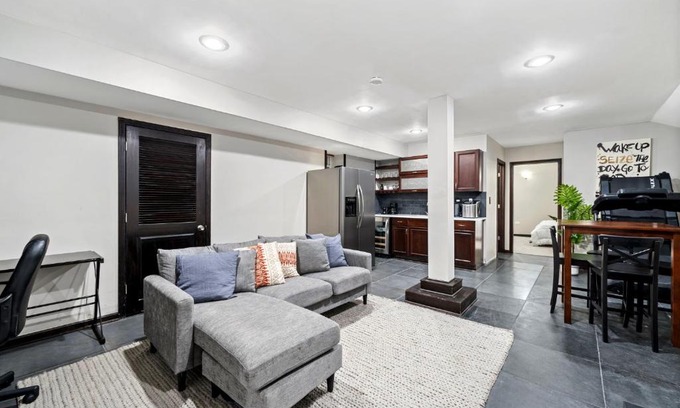 Grand Boulevard Apartamento | Lavish Near Lake Downtown & SOX #G
