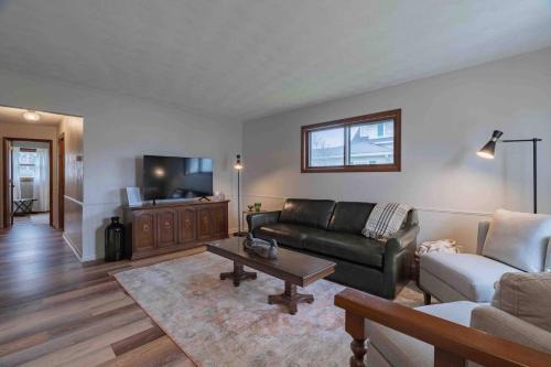 Van Wert Casa | Lavish On Leeson