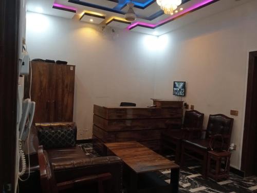 Fatehjang Casa | Lavish Residency Guest House Fasial Town