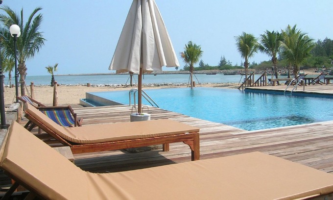 Pak Nam Pran Hotel | Lawana Escape Beach Resort