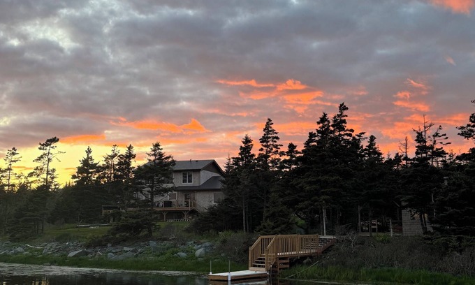 Three Fathom Harbour Chalet De Esquí | Lawrencetown Beach House with Hot Tub & Sauna