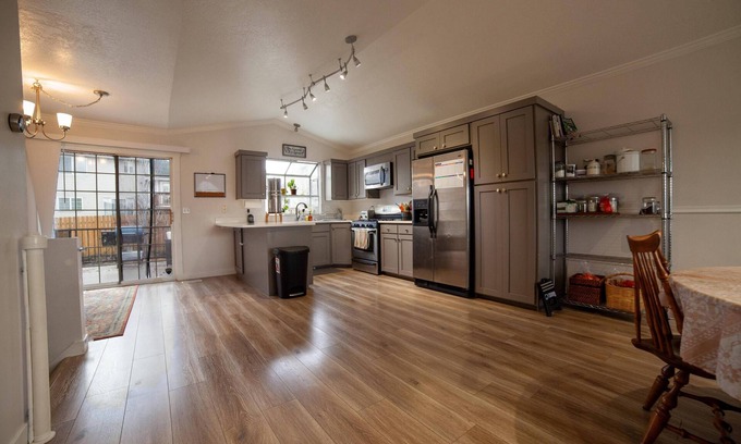 Layton Casa | Layton Mountain retreat for 9, close to multiple ski resorts, Hill AFB and SLC.
