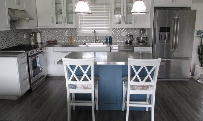 Lambton Shores Cabaña | Layzee Waves Riverfront Cottage