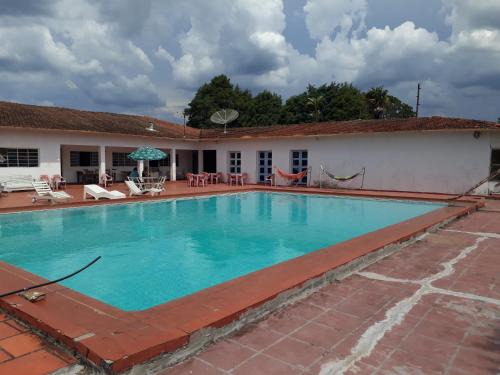 Mairinque Casa | Lazer Campo Piscina 07 qts 4wc km.68 C.Branco