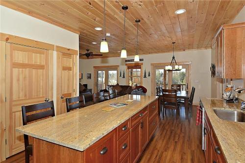 Morrisville Casa | Lazy Bear Lodge