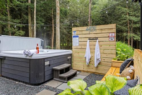 Blakeslee Casa | Lazy Bear Retreat Outdoor Oasis Hot Tub etc