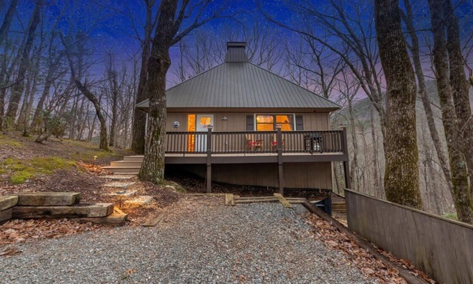 Ellijay Cabina | Lazy Bear - Walnut Mountain cabin with hot tub