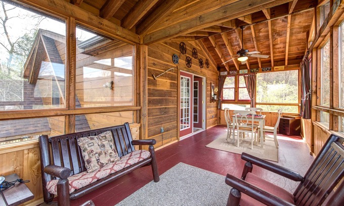 Gatlinburg - Pigeon Forge Cabina | Lazy Cub Lodge