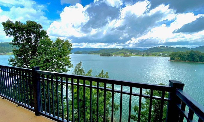 Bean Station Condominio | Lazy Days 3 br Condo on Cherokee Lake, POOL