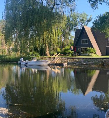 Sturgeon Bay Casa | Lazy Daze Lagoon by Simple Life Rentals