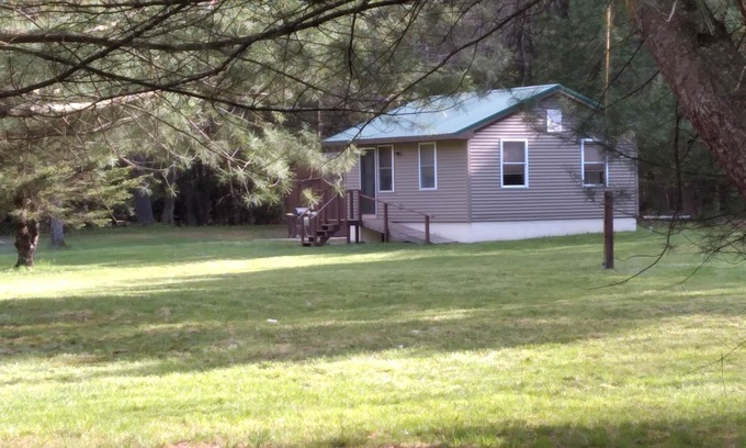 Frenchville Cabina | Lazy K Rental is a cozy cabin close to PA Quehanna Wildlife area.