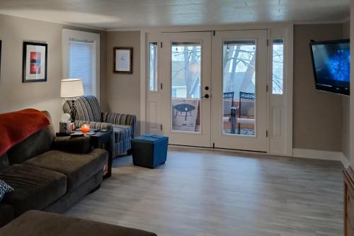 Alton Bay Casa | Lazy Loon Cottage