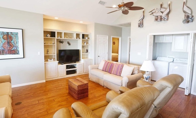 Golden Meadow Casa | Lazy Moose - Island Realty Bayview