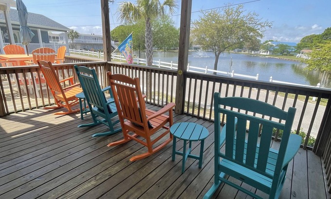 Garden City Casa | Lazy Pelican Beach House
