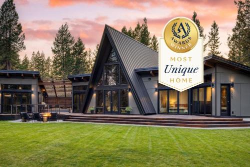 La Pine Casa | Lazy River Glamp-House by AvantStay Newly Built Luxe Indoor-Outdoor Living