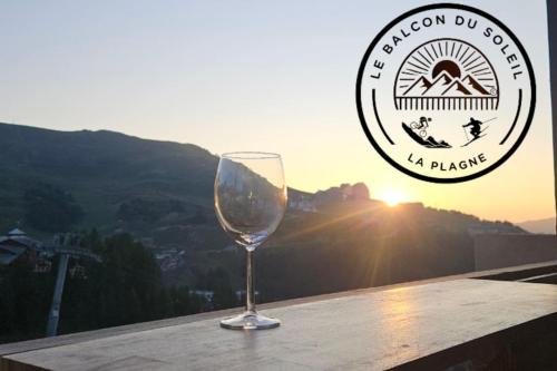 Plagne Soleil Apartamento | Le balcon du soleil, Pied de pistes 2100m 5 pers Plagne Soleil paradiski classé 2 étoiles meublé et 3 cristaux Paradiski