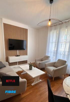 Le Creusot Apartamento | Le beau Milo 2 chambres Coeur de ville avec Balcon Netflix