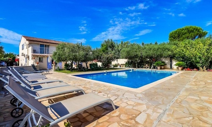 Beaucaire Apartamento | Le Beaucaire 6P - Appt avec piscine partagée