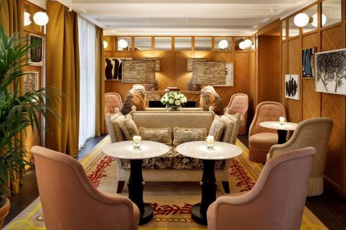 Chaillot Hotel | Le Belgrand Hotel Paris Champs Elysees, Tapestry By Hilton