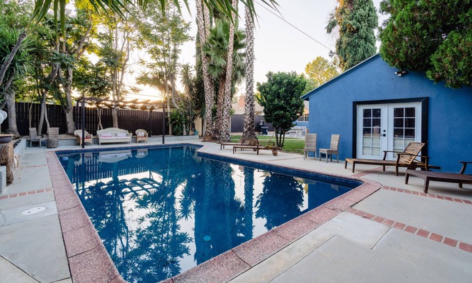 Canoga Park Casa | Le Bleu House - Newly Designed 3BR House w/ POOL by Topanga