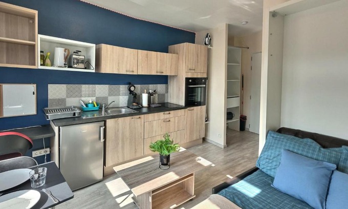 Evreux Apartamento | LE BLUE STUDIO GAMBETTA *FACE GARE* PARKING *WIFI*
