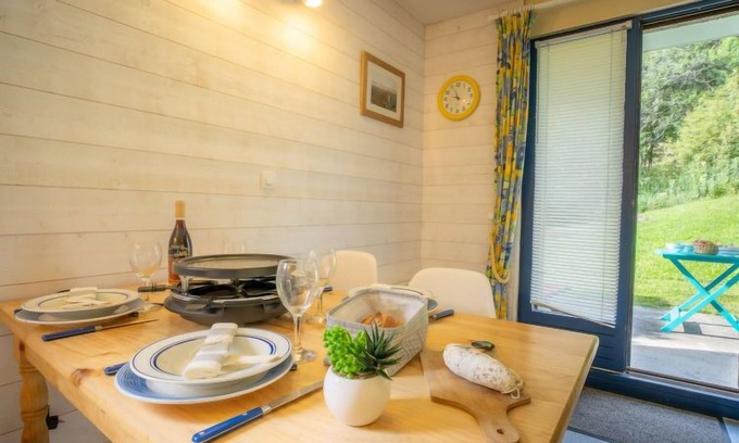 Les Bottieres Apartamento | Le Bochate by Interhome
